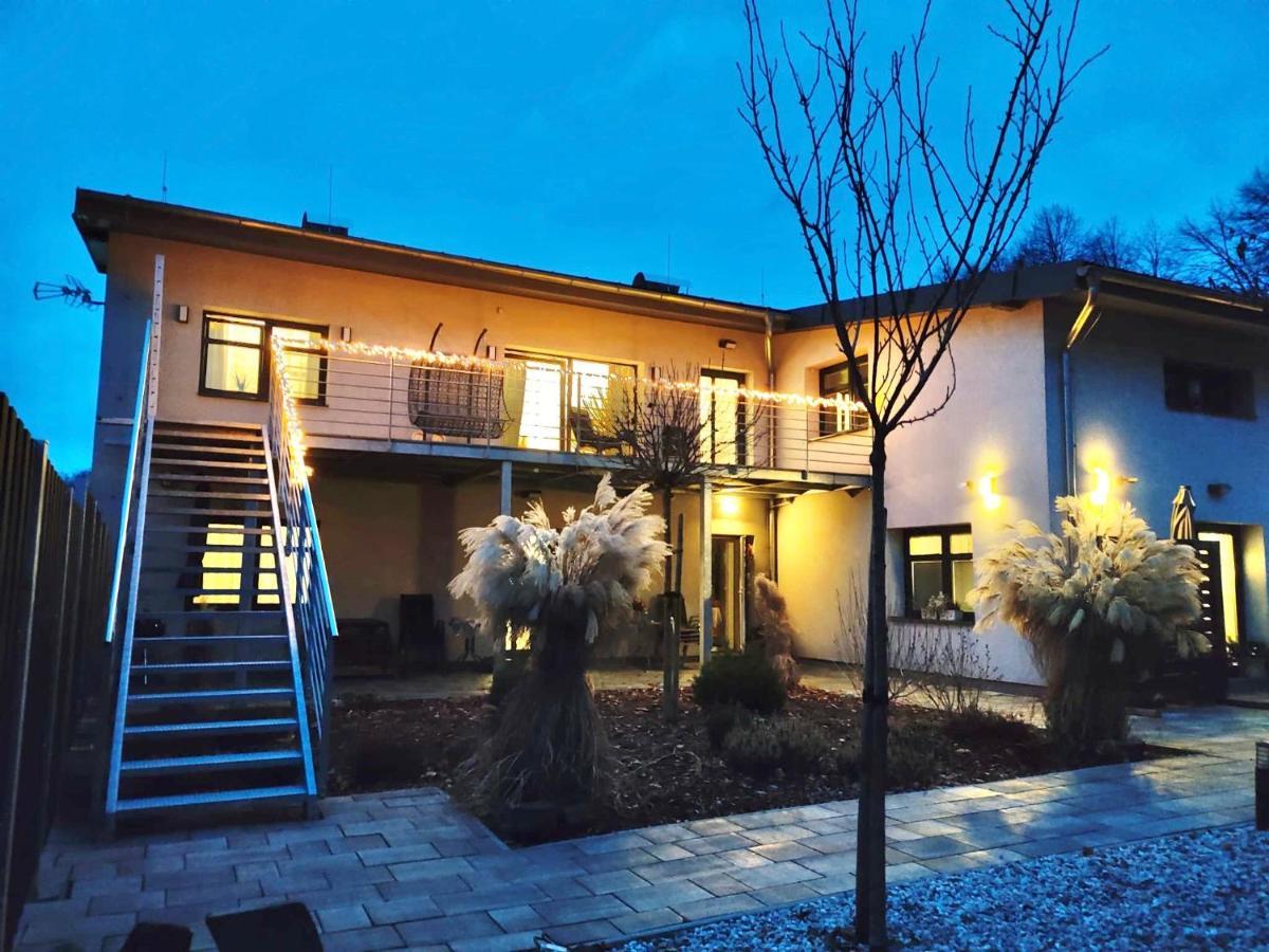 Apartmány Benešov Benesov nad Ploucnici Esterno foto